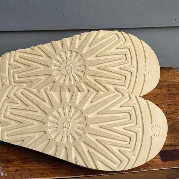 UGG Goldenstar Cross Slide size 8.5 Chestnut Suede NIB! NEW! - Picture 7 of 13